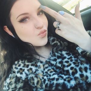 Meet your Posher, Jade